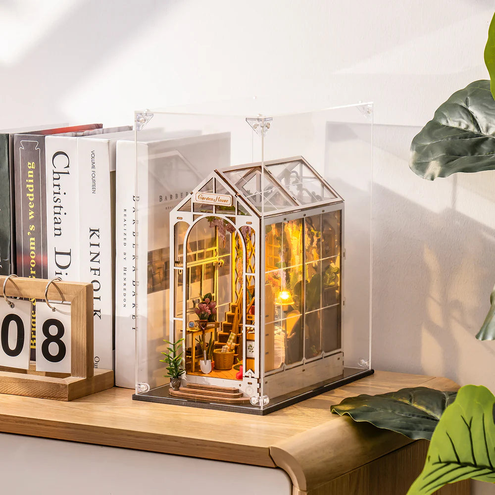 Dust Cover for Book Nook