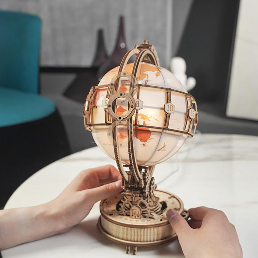 Luminous globe