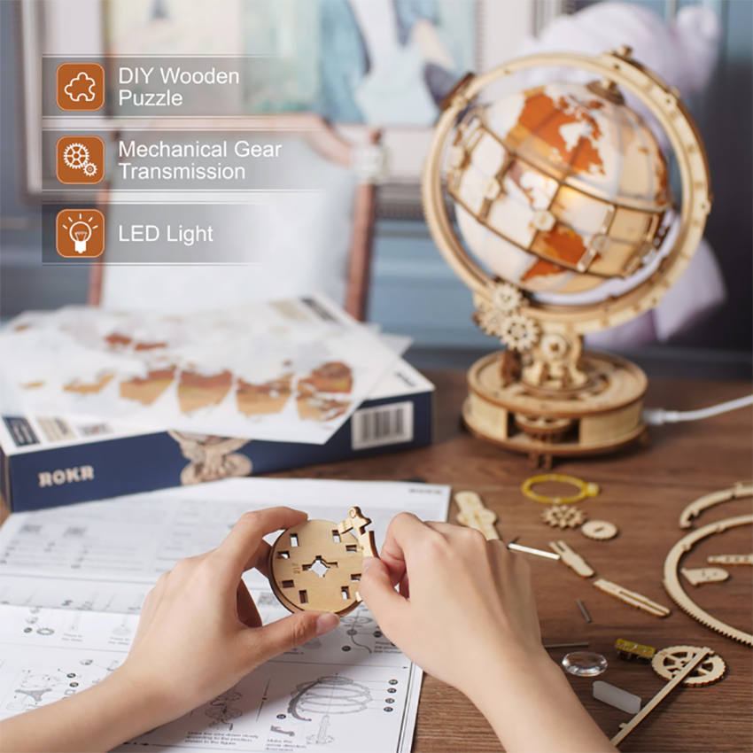 Luminous globe